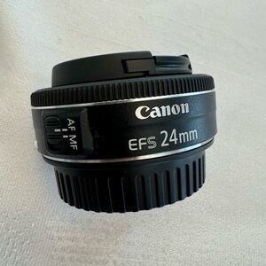 CANON EFS 24mm DSLR camera lens. Like-new